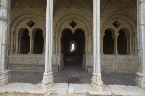 04619-entrance-to-the-chapter-house-of-the-royal-monastery-of-santes-creus-catalonia Reial Monestir de Santes Creus