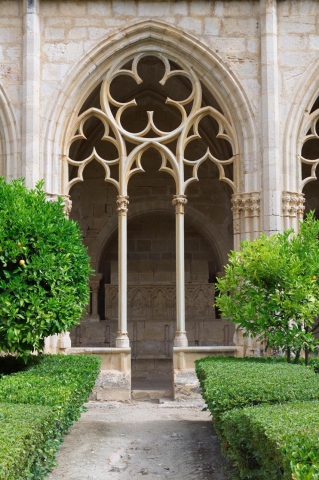 04621-detail-of-the-gothic-cloister-of-the-royal-monastery-of-santes-creus-catalonia Reial Monestir de Santes Creus