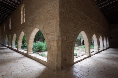 04629-romanesque-cloister-of-the-royal-monastery-of-santes-creus-catalonia Reial Monestir de Santes Creus