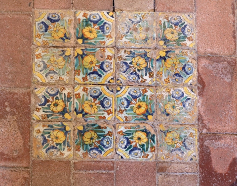04633-tiles-from-the-royal-monastery-of-santes-creus-catalonia Reial Monestir de Santes Creus