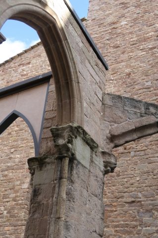 05503-capitellclaustre Cardona Castle & St. Vicen? Church