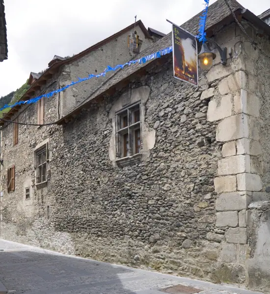 Església de Santa Maria, Taro i poble (Arties) · 02000