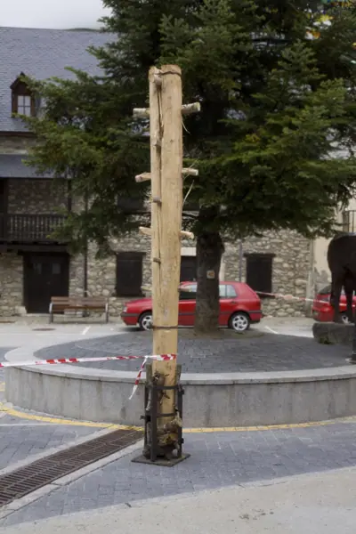 Església de Santa Maria, Taro i poble (Arties) · 02012