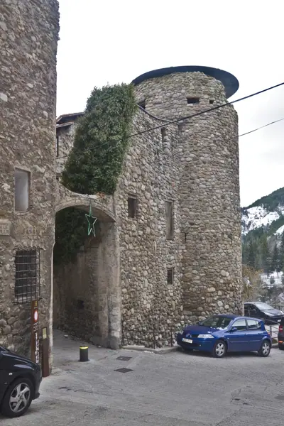Plaça porticada i pont (Bagà) · 01868