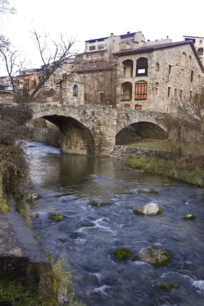 Plaça porticada i pont (Bagà) · 01871