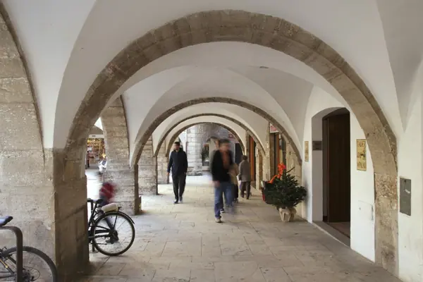 Plaça porticada (Banyoles) · 03534