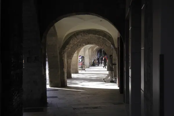 Plaça porticada (Banyoles) · 03536