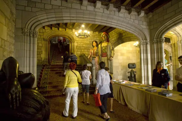 Ajuntament i jardí Benito (Barcelona) · 02554