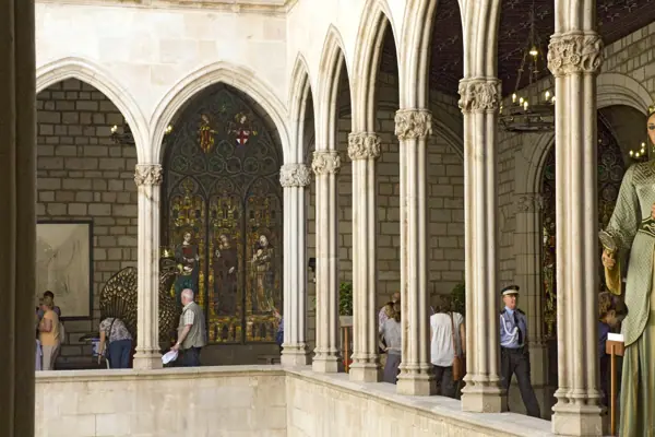 Ajuntament i jardí Benito (Barcelona) · 02562