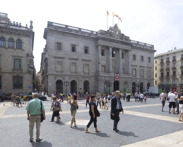 Ajuntament i jardí Benito (Barcelona) · 02567