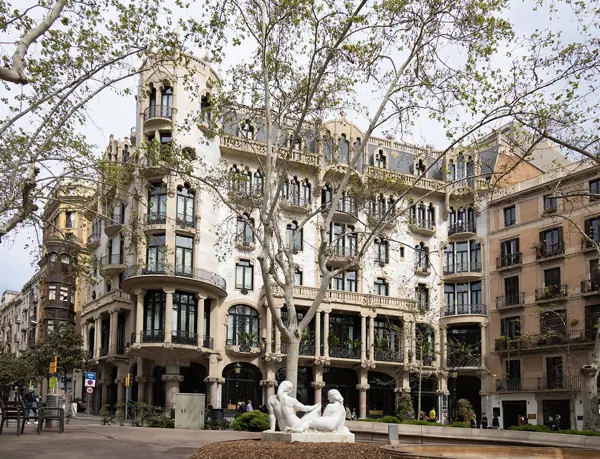 Casa Fuster, Casa Bertrand i font (Barcelona) · 07325