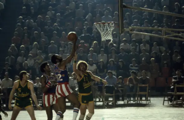 Globe Trotters, 1979 (Barcelona) · 05787