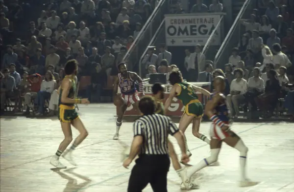 Globe Trotters, 1979 (Barcelona) · 05794