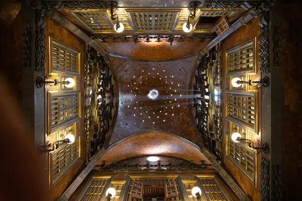 Palau Güell (Gaudí) (Barcelona) · 08555