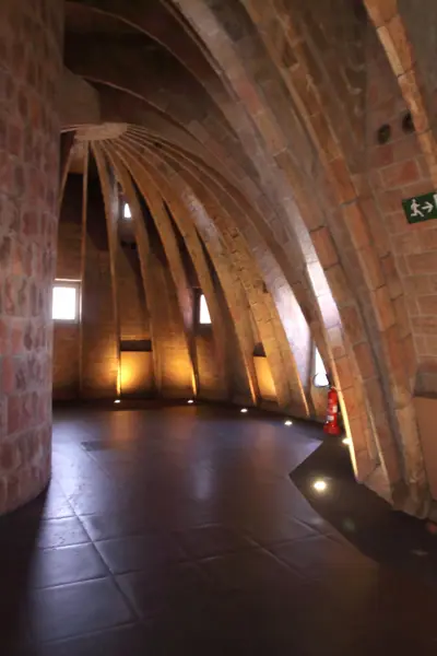 Casa Milà (La Pedrera), d'Antoni Gaudí (Barcelona) · 04200