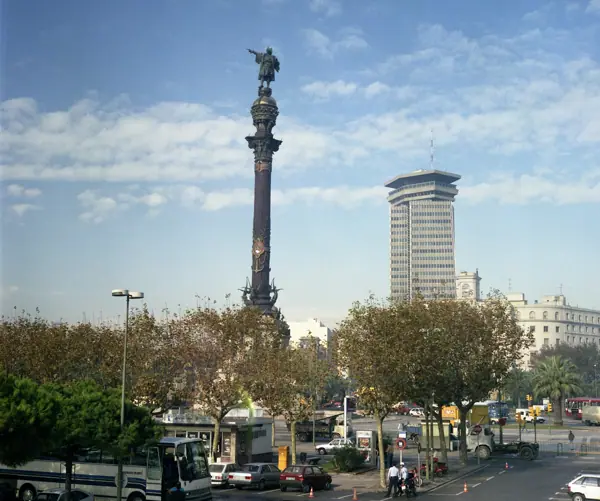 Monument a Colom i Casa dels Quatre Rius (Barcelona) · 01242