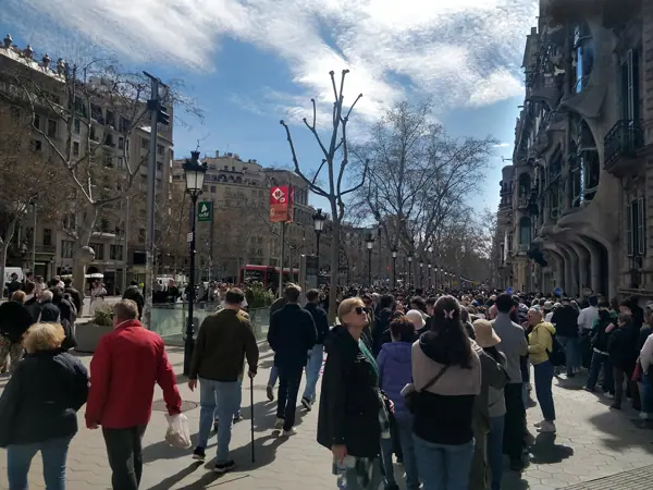 Passeig de Gràcia, vida i moviment (Barcelona) · 07540