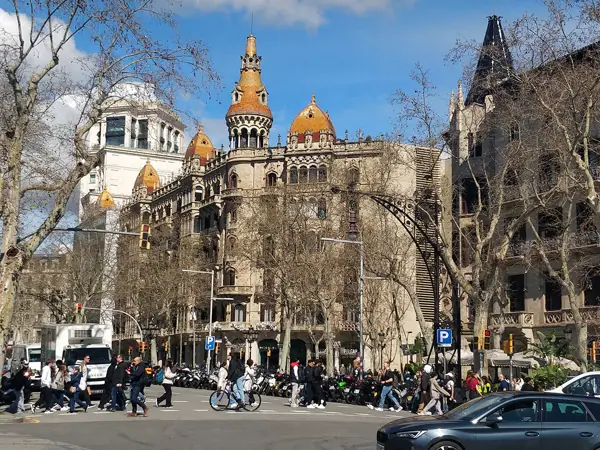 Passeig de Gràcia, vida i moviment (Barcelona) · 07539