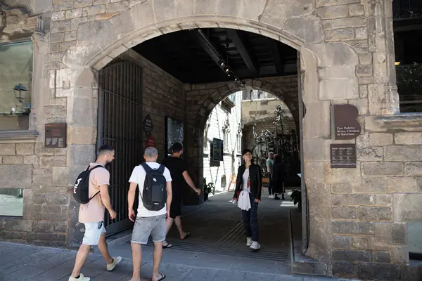 El Raval i el Barri Gòtic (Barcelona) · 07341