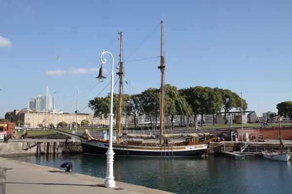 El port (Barcelona) · 04165