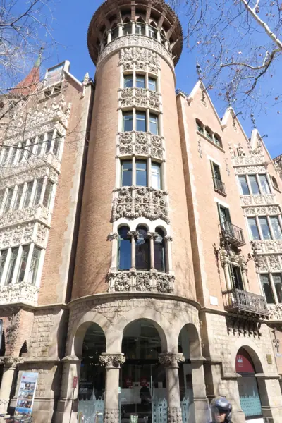 Casa Terrades (Les Punxes), de Puig i Cadafalch (Barcelona) · 05243