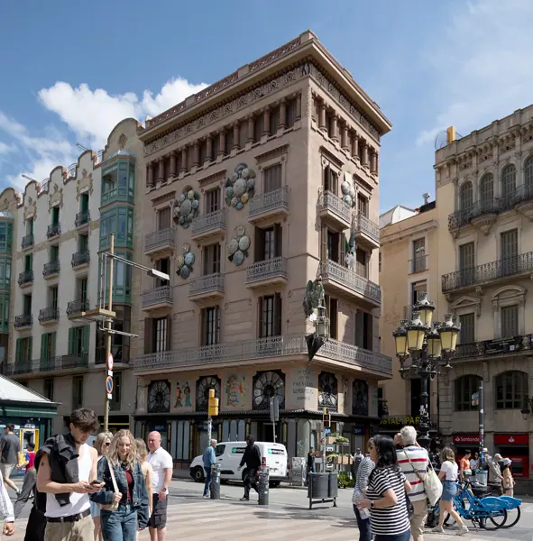 Casa dels Paraigües (Bruno Cuadros) (Barcelona) · 07324