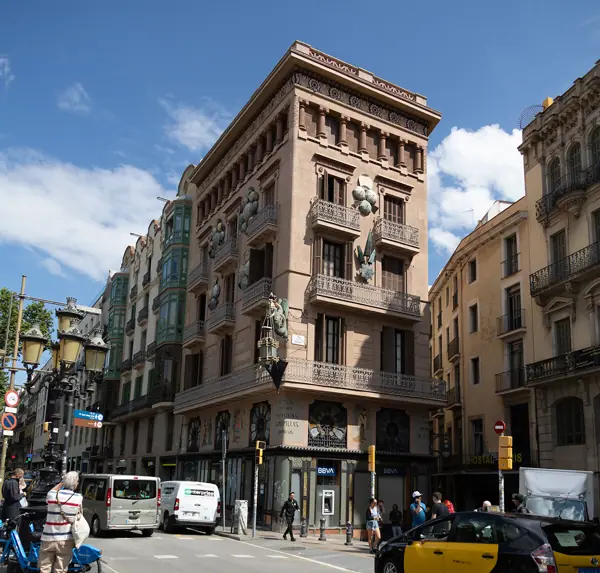 Casa dels Paraigües (Bruno Cuadros) (Barcelona) · 07325