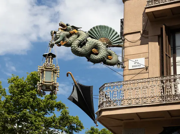 Casa dels Paraigües (Bruno Cuadros) (Barcelona) · 07331