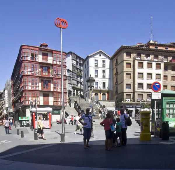 Bilbo, casc antic · 01784