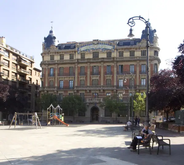 Iruña · 01377