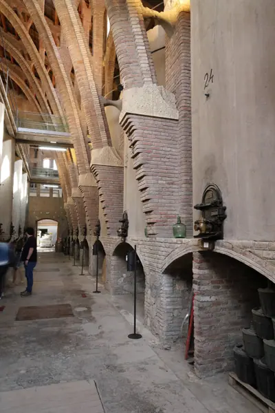 Catedral del Vi (El Pinell de Brai) · 05977