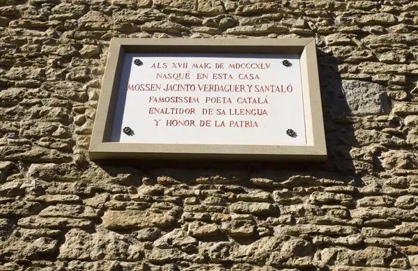 Mossèn Cinto Verdaguer, casa pairal (Folgueroles) · 03601