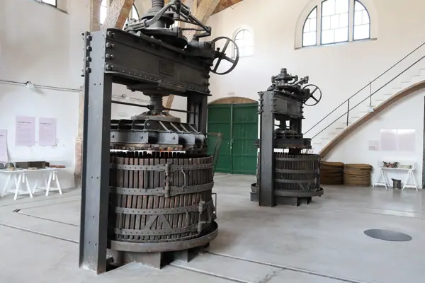 Celler Cooperatiu (Gandesa) · gandes