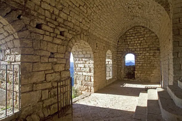 Església de Sant Pere de Montgrony (Gombrèn) · 02372