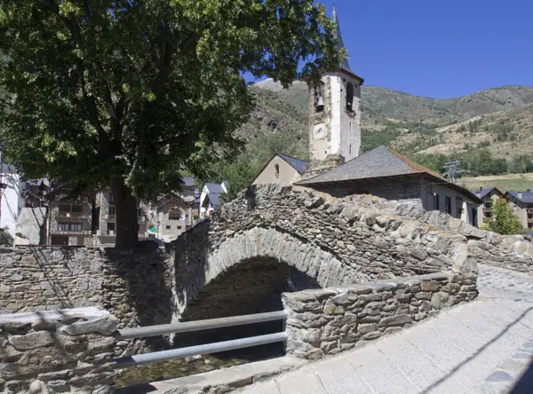 Pont romànic (Isil) · 02663