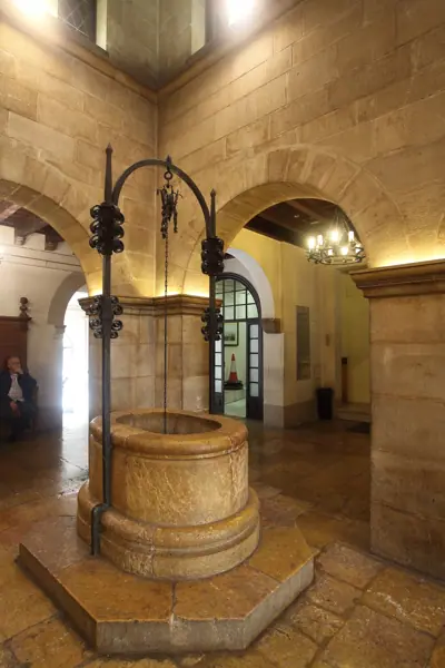 Ciutat i la Paeria (ajuntament) (Lleida) · 04916