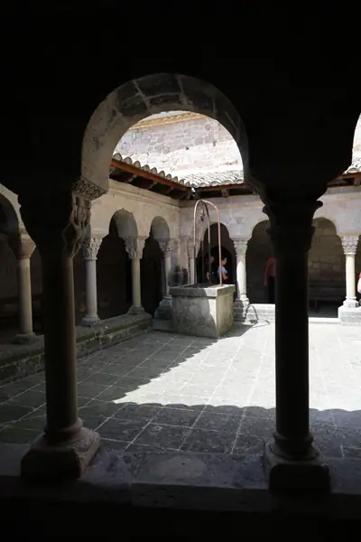 Monestir de Santa Maria de Lluçà (Lluçà) · 06554