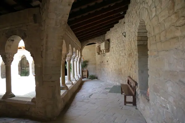 Monestir de Santa Maria de Lluçà (Lluçà) · 06548