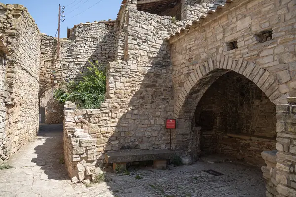 Poble medieval, segle XI (Montfalcó Murallat) · 08597
