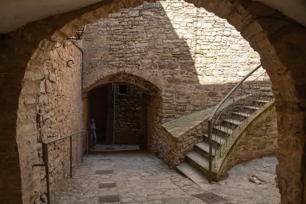 Poble medieval, segle XI (Montfalcó Murallat) · 08593