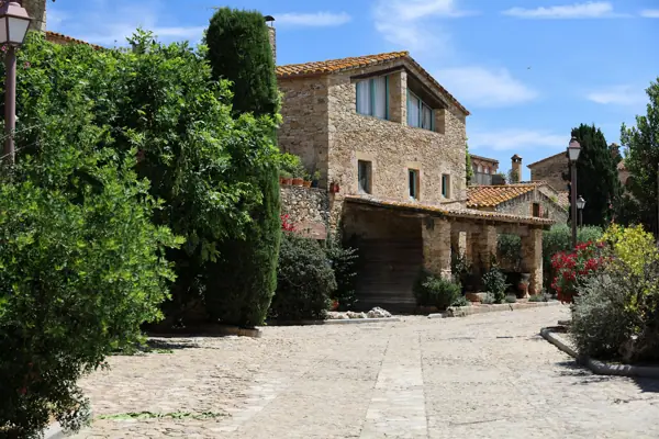 Poble (Peratallada) · 06635