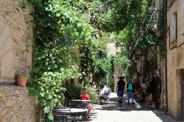 Poble (Peratallada) · 06653