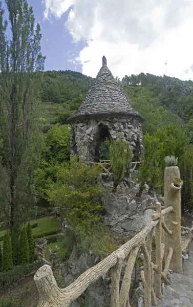 Jardins Artigas (Antoni Gaudí) (La Pobla de Lillet) · 03331