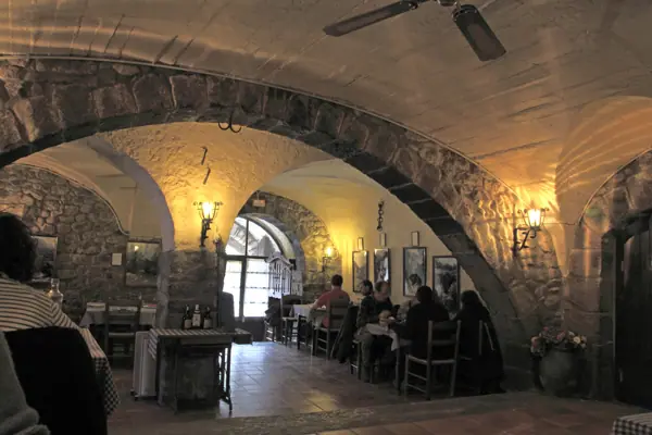 Hostal i església de Santa Cecília (Sadernes) · sadern