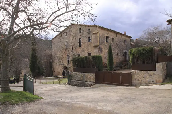 Hostal i església de Santa Cecília (Sadernes) · sadern