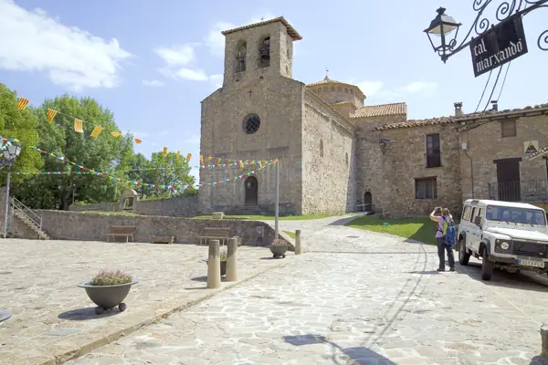Poble i església (Sant Jaume de Frontanyà) · 03364
