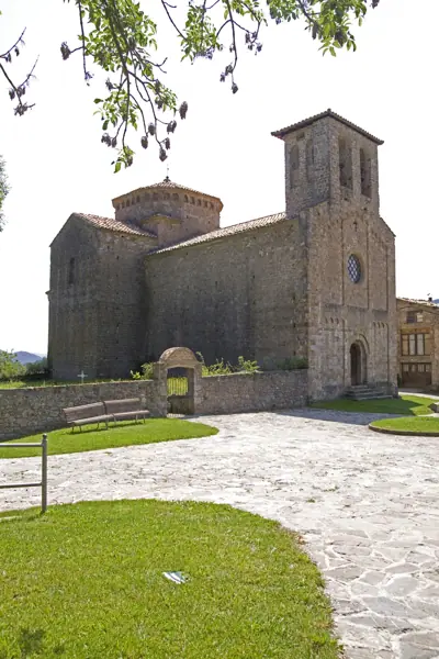 Poble i església (Sant Jaume de Frontanyà) · 03365