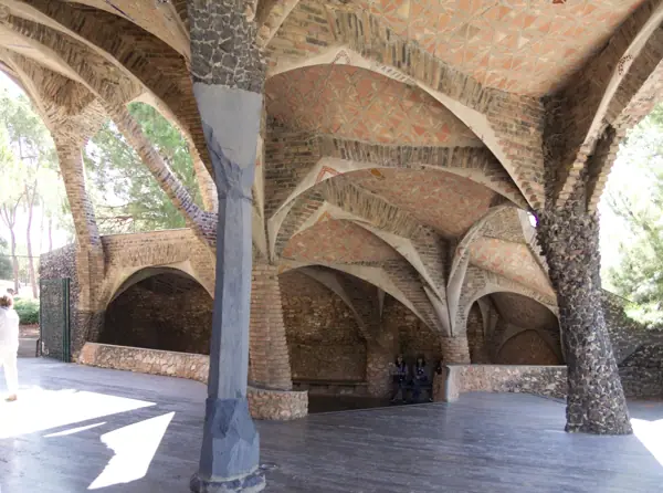 Cripta de la Colònia Güell, d'Antoni Gaudí (Santa Coloma de Cervelló) · 04701