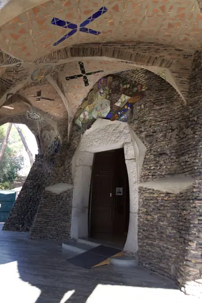 Cripta de la Colònia Güell, d'Antoni Gaudí (Santa Coloma de Cervelló) · 04703