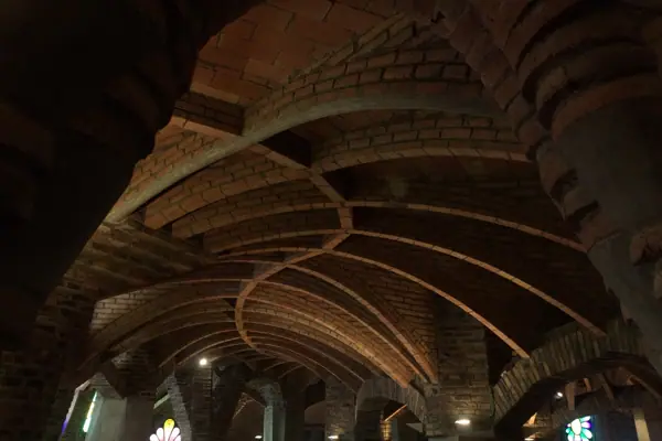 Cripta de la Colònia Güell, d'Antoni Gaudí (Santa Coloma de Cervelló) · 04713